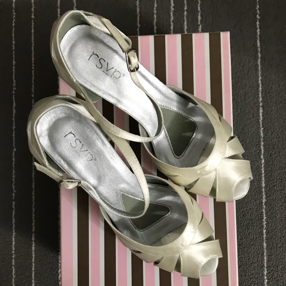 RSVP Ivory 👰🏻 Bridal/Prom Platform Shoes size 9W - Picture 4 of 8